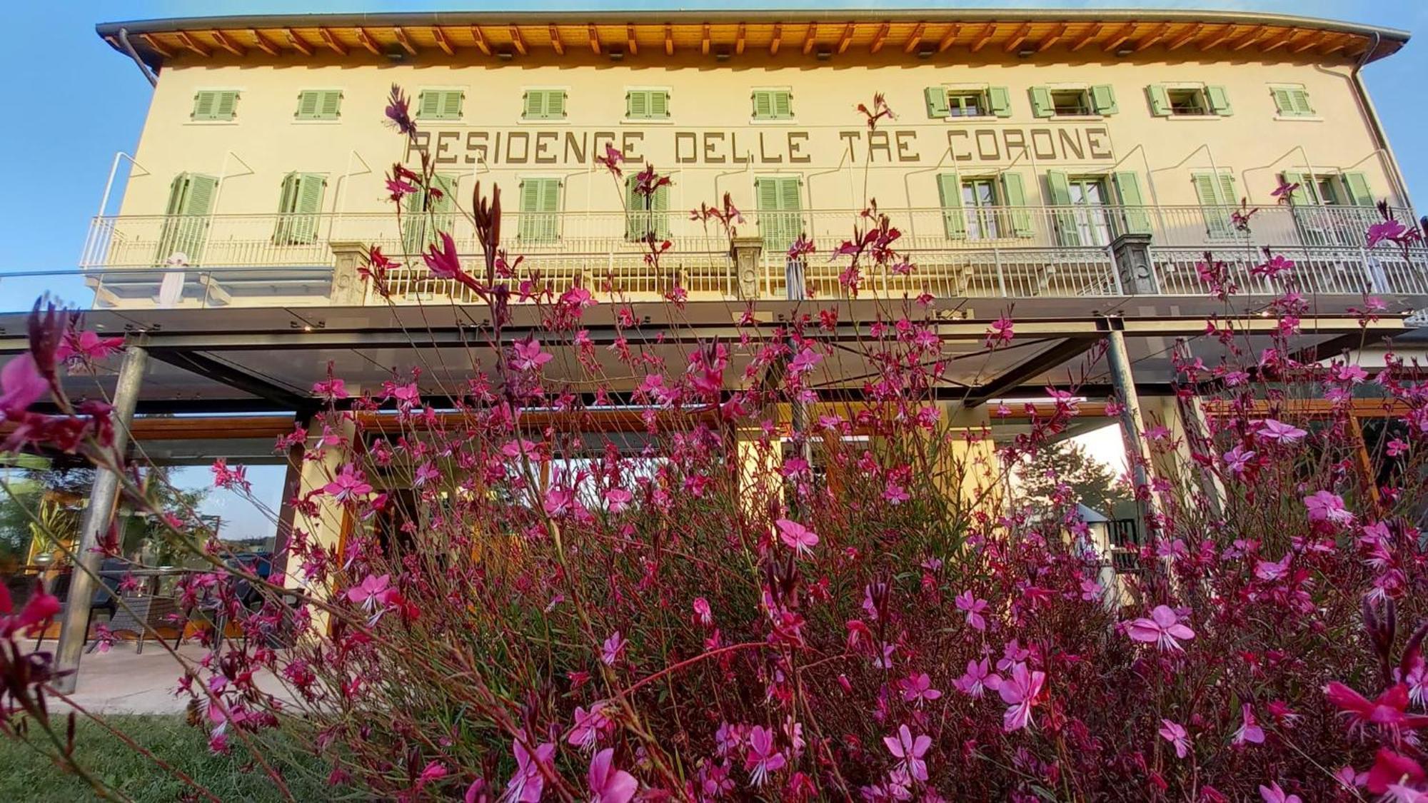 Residence Delle Tre Corone Trescore Balneario Ngoại thất bức ảnh